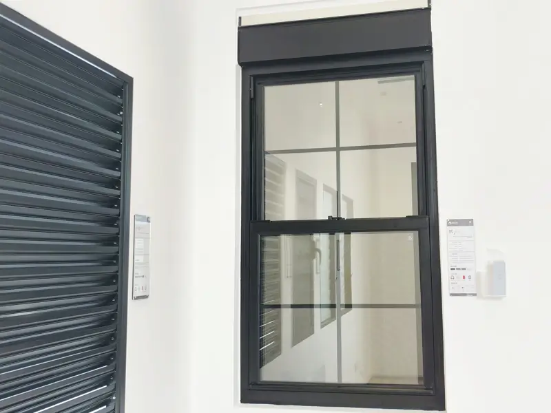 83er-Serie modernes Schiebefenster mit externem elektrischem Rollladen